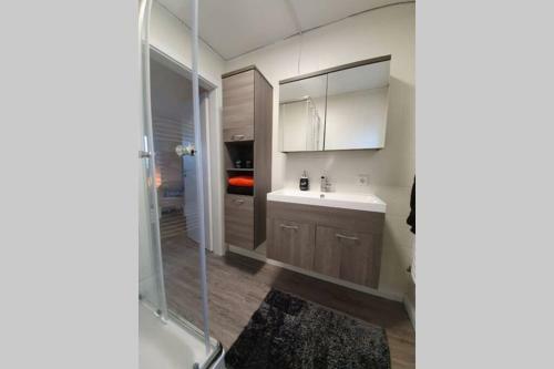Apartamento Gro�e Wohnung Mit Terrasse Und Grill