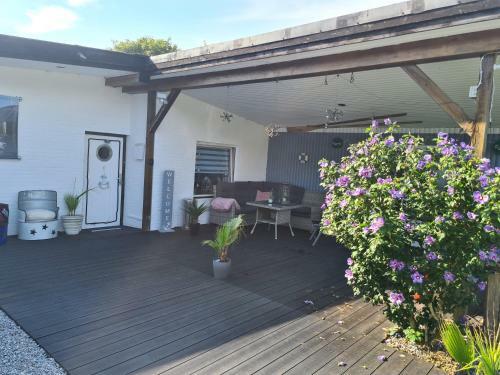 Apartamento Gro�e Wohnung Mit Terrasse Und Grill