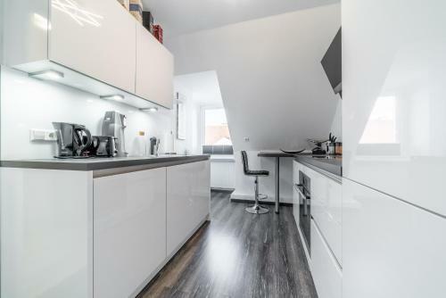 Id 6966 - Private Apartment