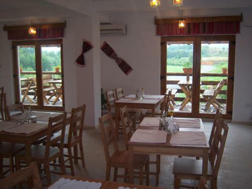 Hostal La Curtea Porumbaceana
