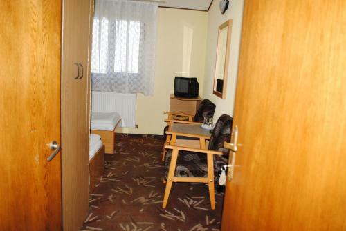 Hotel West