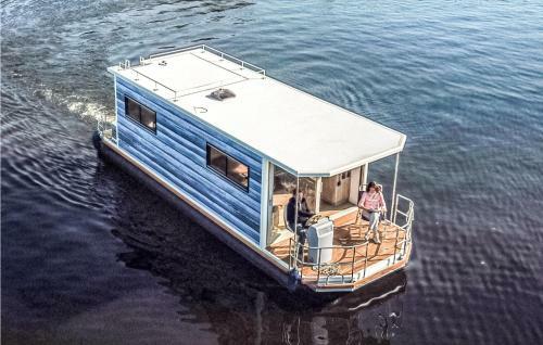 Beautiful Ship/boat In Hennigsdorf W/ 1 Bedrooms