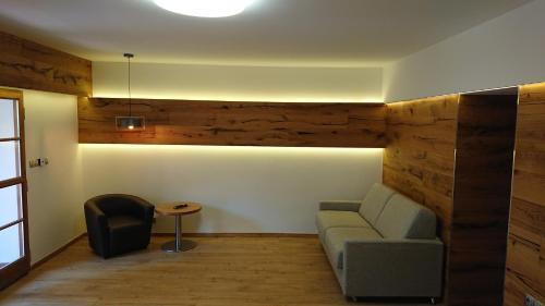 Hotel Dv?r Pec�nov
