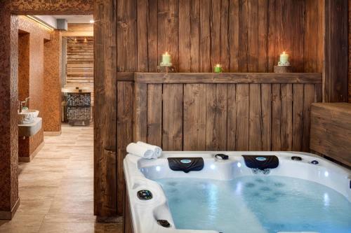 Hotel Dv?r Pec�nov