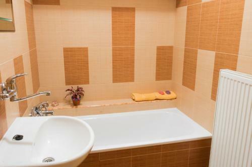 Alton Garni Hotel