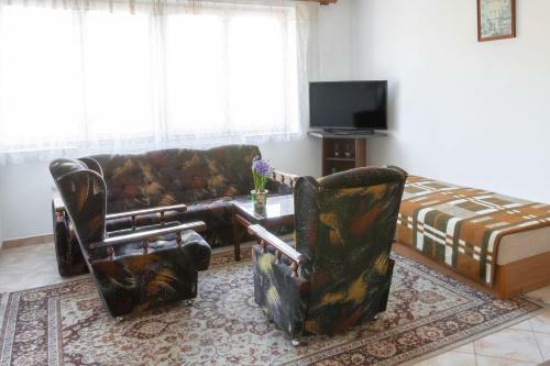 Alton Garni Hotel