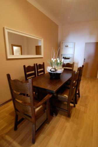 Hostal Fontana Pizzeria - Pension
