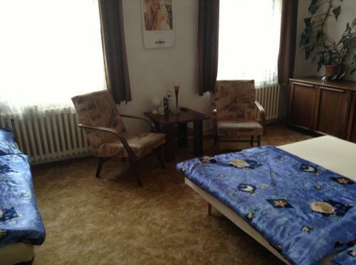 Hostal At Pension