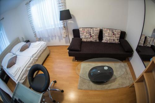 Hostal Penzion Vila Tenis