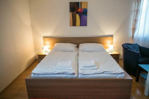 Hostal Penzion Vila Tenis