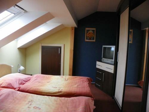 Hostal Hostinec A Penzion U Sv. Mikul�?e