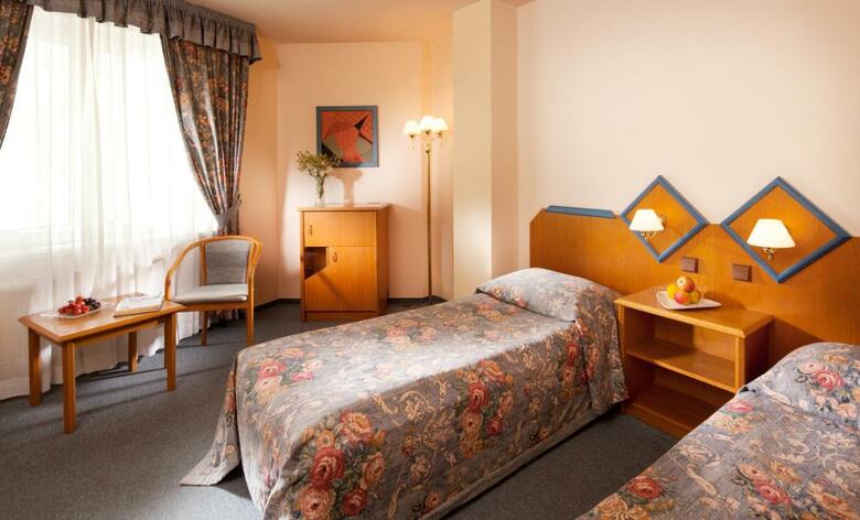 Hotel Concertino Zlat� Husa