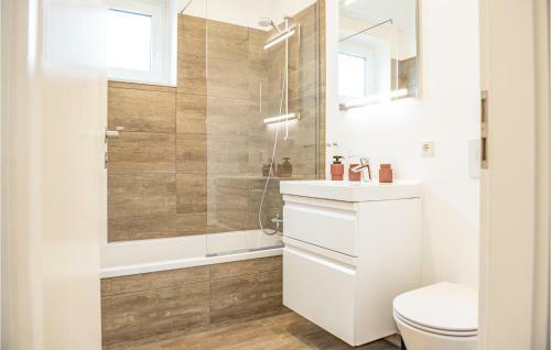 Awesome Home In Lembruch/d�mmer See W/ Sauna And 2 Bedrooms