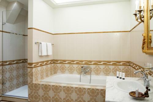 Hotel Schloss Lieser, Autograph Collection