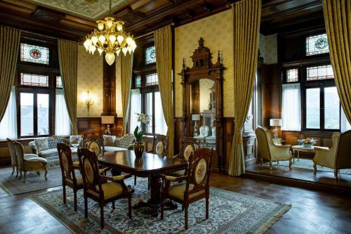 Hotel Schloss Lieser, Autograph Collection