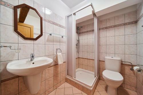 Hostal Penzion Z�mek Le?any