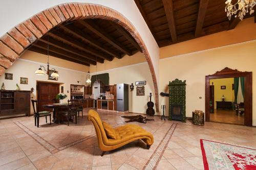 Hostal Penzion Z�mek Le?any