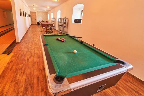 Hostal Penzion Z�mek Le?any