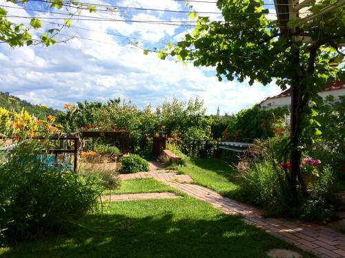 Hostal Pension Crhan