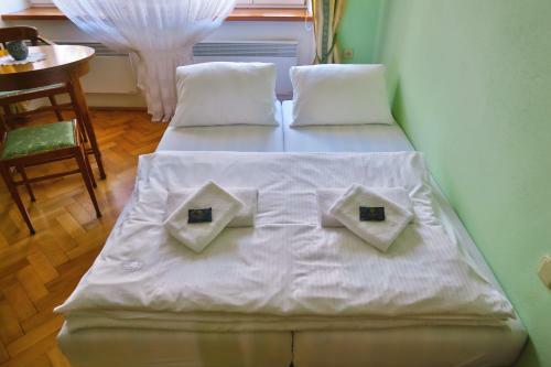 Hostal Zdrav� Kav�rna