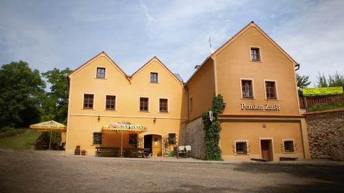 Hostal Penzion Zatisi