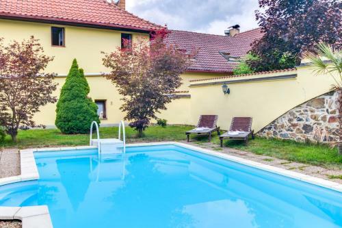 Hostal Penzion A Restaurace Nad Hradem