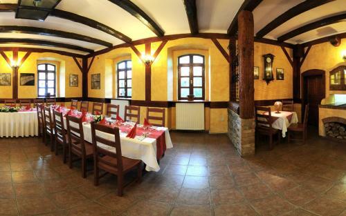 Hostal Penzion A Restaurace Nad Hradem