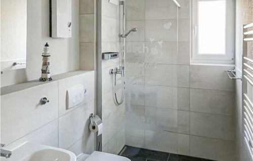 Amazing Apartment In Graal-m�ritz W/ 1 Bedrooms
