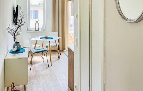 Beautiful Apartment In Graal-m�ritz With Wifi And 1 Bedrooms