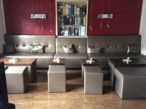 Hostal Alex -lounge -sportsbar -smokerlounge