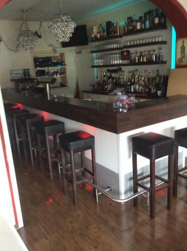 Hostal Alex -lounge -sportsbar -smokerlounge