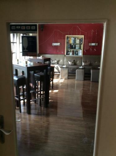 Hostal Alex -lounge -sportsbar -smokerlounge
