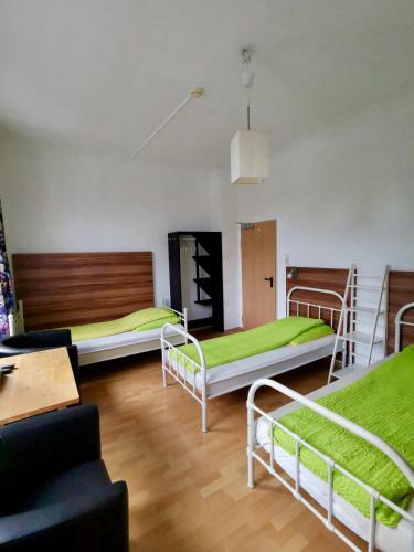 Hostal Restaurant Und Pension Akropolis