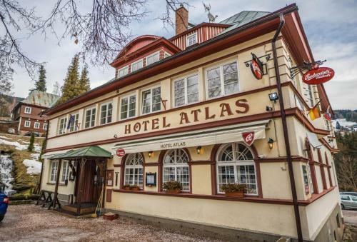 Hotel Atlas A Penzion Domecek