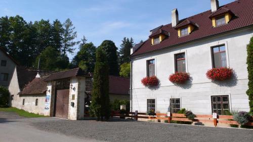 Hostal Penzion Padrt?v Ml�n
