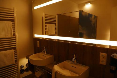 Meyn's Apartments & Hotel