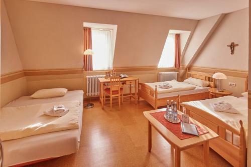 Hostal Priester- Und G�stehaus Marienau