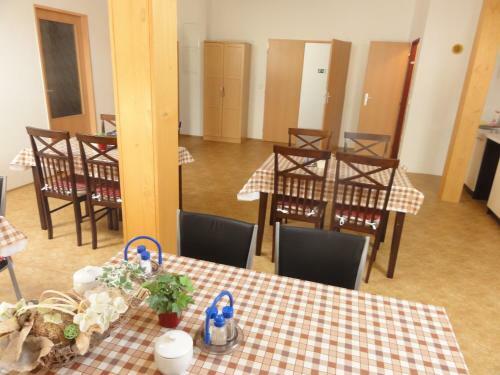 Hostal Penzion U Hradeb
