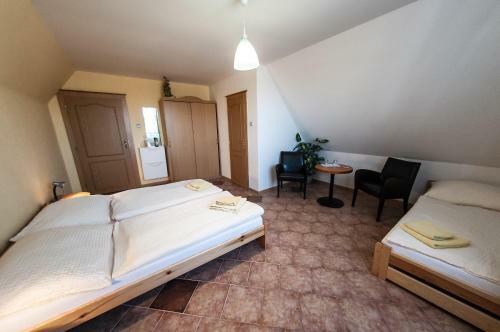 Hostal Penzion Eden