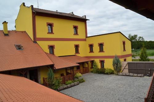 Hostal Penzion Ml�n Sedlec