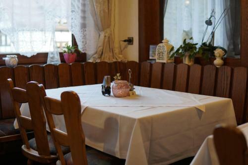 Hotel Eleon
