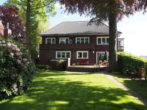 Apartamento Ferienwohnung Alte Fehnapotheke, 95144