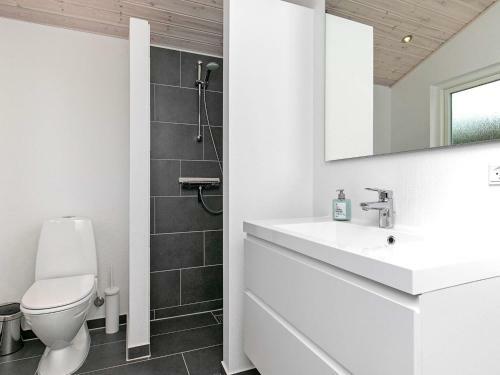 Holiday Home �lb�k Lii