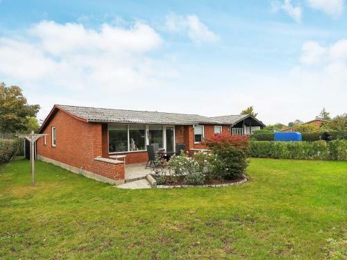 Holiday Home �r�sk�bing V