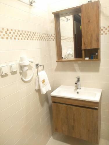 Golden Airport Hotel