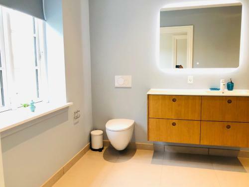 Bed & Breakfast Adnana - Modern Living - Room One - Aalborg Center