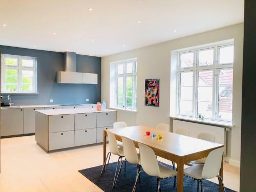 Bed & Breakfast Adnana - Modern Living - Room One - Aalborg Center