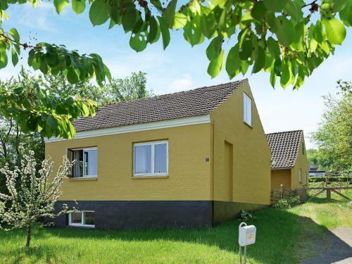 Two-bedroom Holiday Home In Henne 11
