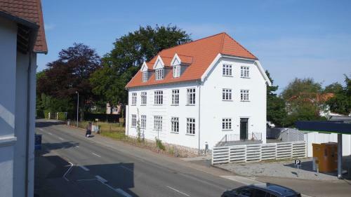 Bed & Breakfast Adnana - Modern Living - Masters Room