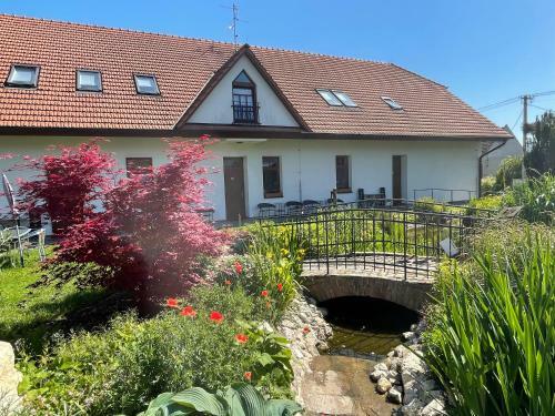 Hostal Penzion U Bohu?a